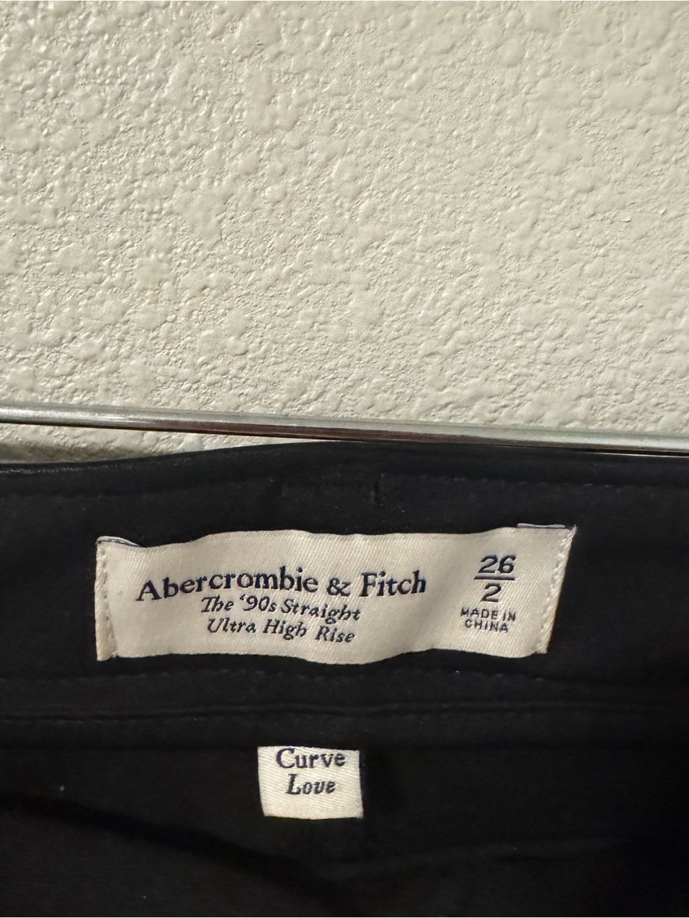 Abercrombie & Fitch Faux Leather 90s Straight Ultra High Rise Curve Love Size 2 - Picture 3 of 4